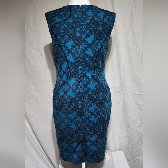 Blue Sleeveless Bodycon Knee-length Dress With Black Lace Print From Worthington - Picture 2 of 4